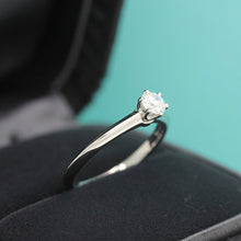 Lade das Bild in den Galerie-Viewer, Tiffany &amp; Co. Verlobungsring Platin 950-Gr.50 - Box &amp; Zertifikat 0.26 ct - VS1
