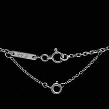 Lade das Bild in den Galerie-Viewer, Cartier C Heart Halskette in 18KT Weißgold mit Diamanten
