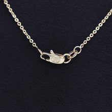 Lade das Bild in den Galerie-Viewer, Cartier Baby Trinity Halskette in 18KT Gold Box
