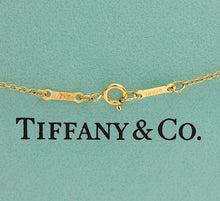 Lade das Bild in den Galerie-Viewer, Tiffany &amp; Co Halskette Elsa Peretti mit großen offenem Herz in 18KT Gold mit Box
