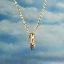 Lade das Bild in den Galerie-Viewer, Cartier Trinity Mini Halskette in 18KT Gold
