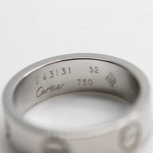 Lade das Bild in den Galerie-Viewer, Cartier Love Ring in 18KT Weißgold mit Cartier Box in Gr. 52

