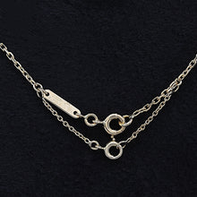 Lade das Bild in den Galerie-Viewer, Cartier Halskette mit Anhänger &quot;C Heart of Cartier &quot; in 18KT Gold mit Box
