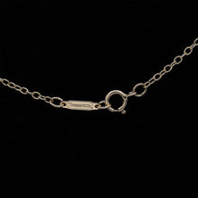 Lade das Bild in den Galerie-Viewer, Tiffany &amp; Co. Halskette mit Zylinder Anhänger in 18KT Gold
