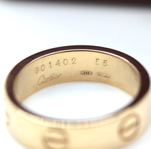 Lade das Bild in den Galerie-Viewer, Cartier Love Ring in 18KT Gold mit Cartier Box in Gr. 55
