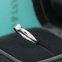Lade das Bild in den Galerie-Viewer, Tiffany &amp; Co. Verlobungsring Platin 950- Gr.51 - Box &amp; Zertifikat 0,23 ct - VVS1
