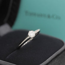 Lade das Bild in den Galerie-Viewer, Tiffany &amp; Co.Verlobungsring Platin 950 - Gr.49 - Box &amp; Zertifikat 0,26 ct - VS2
