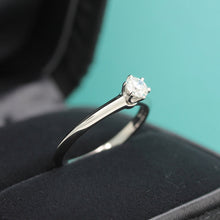 Lade das Bild in den Galerie-Viewer, Tiffany &amp; Co. Verlobungsring Platin 950-Gr.50 - Box &amp; Zertifikat 0.26 ct - VS1
