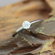 Lade das Bild in den Galerie-Viewer, Tiffany &amp; Co. Verlobungsring Platin 950-Gr.49 - Box &amp; Zertifikat 0.27 ct - VS1
