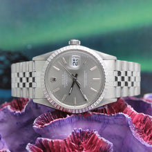 Lade das Bild in den Galerie-Viewer, Rolex Datejust Stahl Ref : 16030 mit Rolex Box &amp; Papiere von 1986

