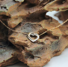 Lade das Bild in den Galerie-Viewer, Cartier Trinity Herz Halskette mit Diamanten in 18KT Rosegold mit Cartier Box
