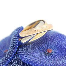 Lade das Bild in den Galerie-Viewer, Les must de Cartier Trinity Tricolour 18KT Gold mit Box &amp; Papiere in Gr. 51
