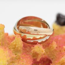 Lade das Bild in den Galerie-Viewer, Les must de Cartier Trinity Tricolour 18KT Gold mit Box &amp; Papiere in Gr. 49
