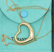 Lade das Bild in den Galerie-Viewer, Tiffany &amp; Co Halskette Elsa Peretti mit großen offenem Herz in 18KT Gold mit Box
