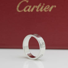 Lade das Bild in den Galerie-Viewer, Cartier Love Ring in 18KT Weißgold mit Cartier Box in Gr. 62
