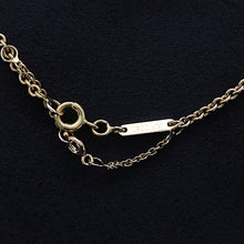 Lade das Bild in den Galerie-Viewer, Cartier Trinity Halskette in 18KT Gold Box
