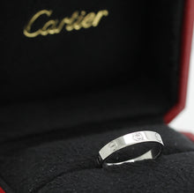 Lade das Bild in den Galerie-Viewer, Cartier Love Ring in 18KT Weißgold mit Cartier Box in Gr. 56
