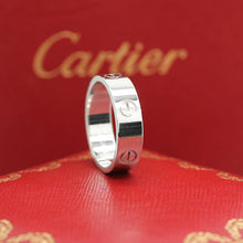 Lade das Bild in den Galerie-Viewer, Cartier Love Ring in 18KT Weißgold mit Cartier Box in Gr. 61

