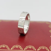 Lade das Bild in den Galerie-Viewer, Cartier Love Ring in 18KT Weißgold mit Cartier Box in Gr. 63
