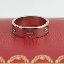 Lade das Bild in den Galerie-Viewer, Cartier Love Ring in 18KT Weißgold mit Cartier Box in Gr. 58
