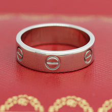 Lade das Bild in den Galerie-Viewer, Cartier Love Ring in 18KT Weißgold mit Cartier Box in Gr. 60
