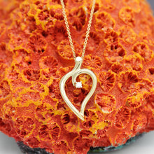 Lade das Bild in den Galerie-Viewer, Tiffany &amp; Co. &quot;offenem Blatt &quot; Halskette in 18KT Gold mit Box
