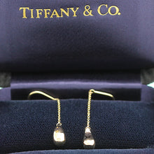 Lade das Bild in den Galerie-Viewer, Tiffany &amp; Co. Ohrringe Elsa Peretti &quot;Tropfen&quot; in 18KT Gelbgold

