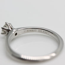 Lade das Bild in den Galerie-Viewer, Tiffany &amp; Co. Verlobungsring Platin 950-Gr.52 - Box &amp; Zertifikat 0.32 ct - VS2
