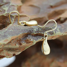 Lade das Bild in den Galerie-Viewer, Tiffany &amp; Co. Ohrringe Elsa Peretti &quot;Tropfen&quot; in 18KT Gelbgold
